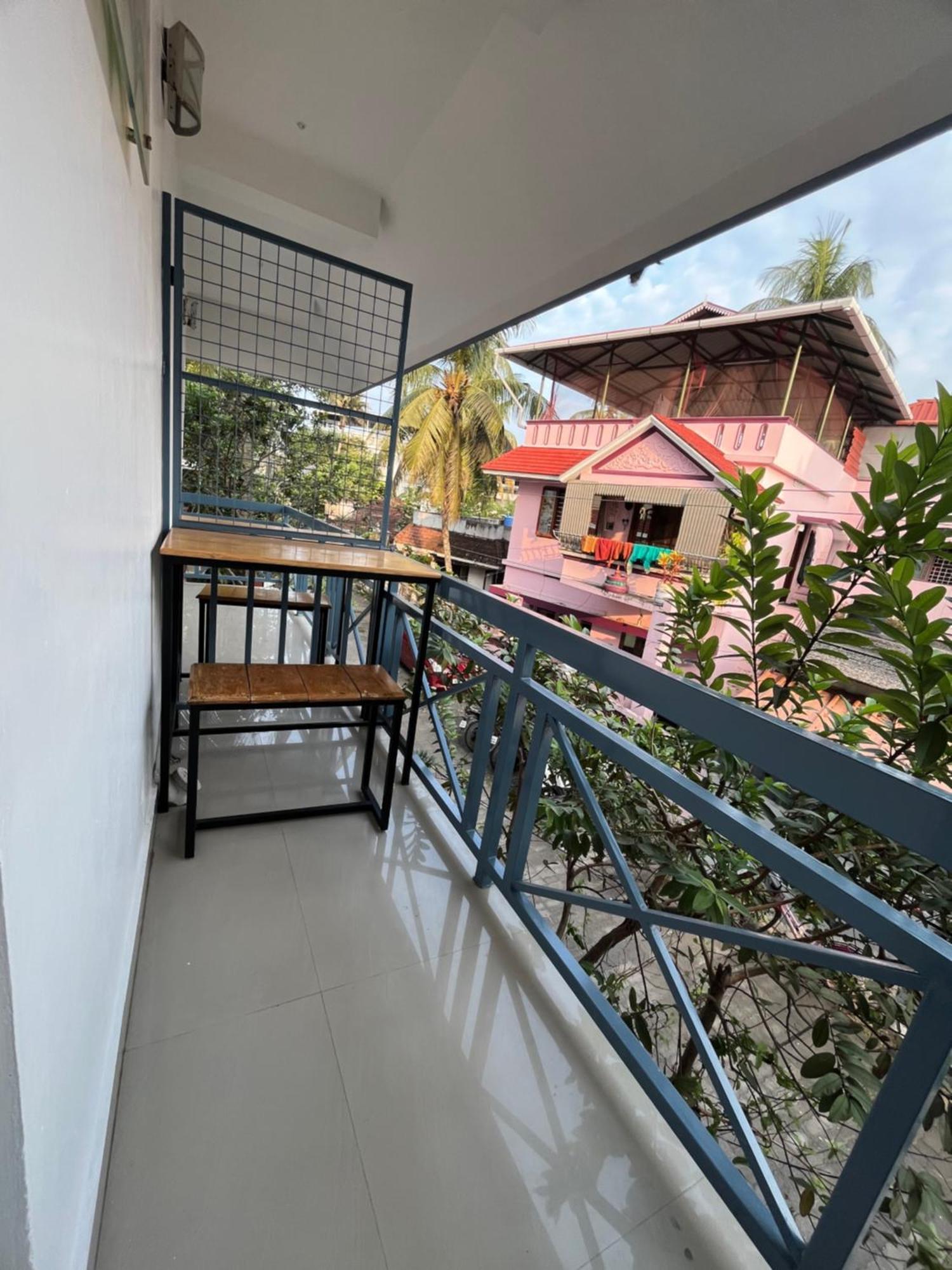 Segundo Home Kochi Eksteriør billede