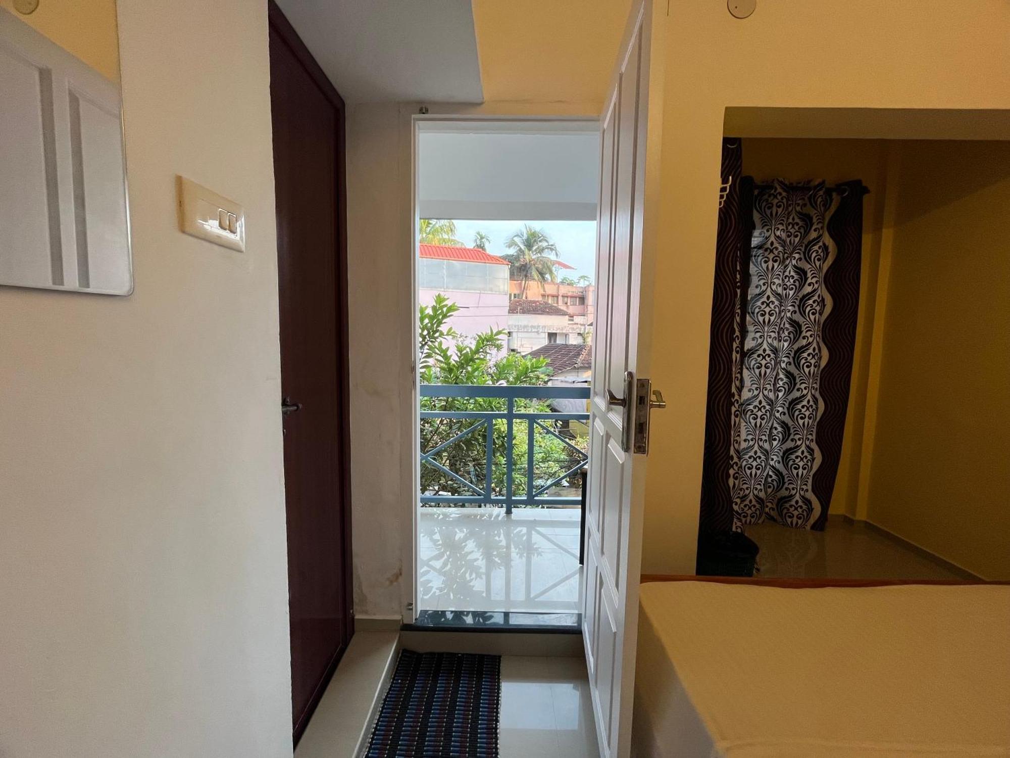 Segundo Home Kochi Eksteriør billede